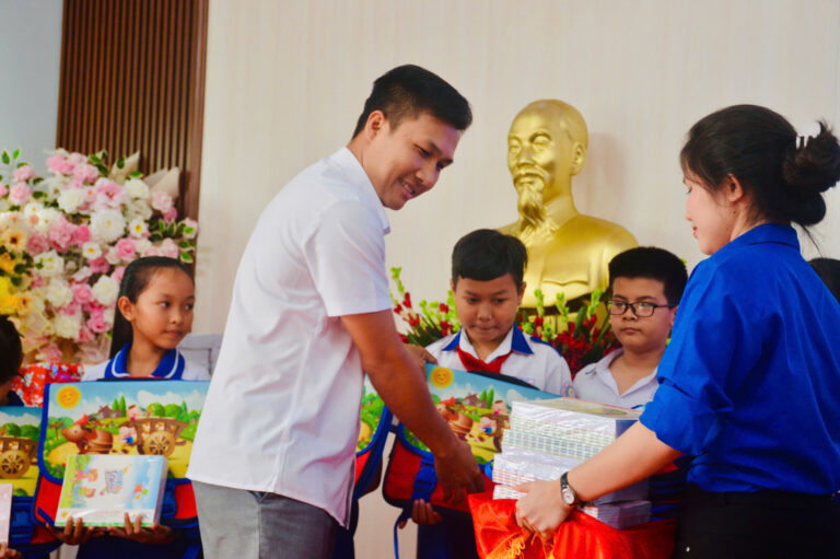 z6937474503923_6598f5dc6df0aae923a594bb903d0064